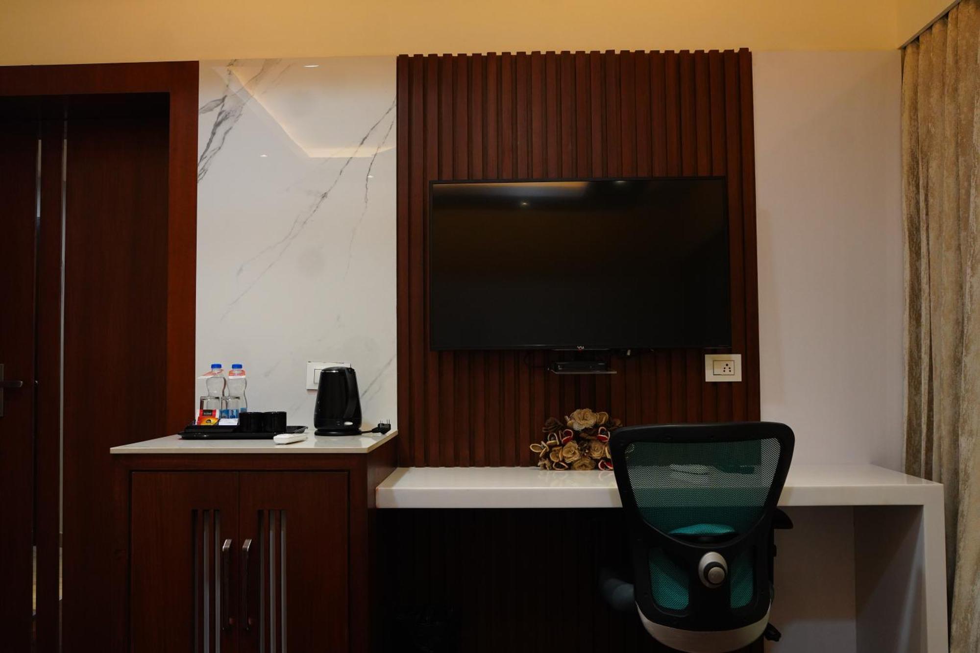Chola Serviced Apartment Tiruchirappalli Exterior photo